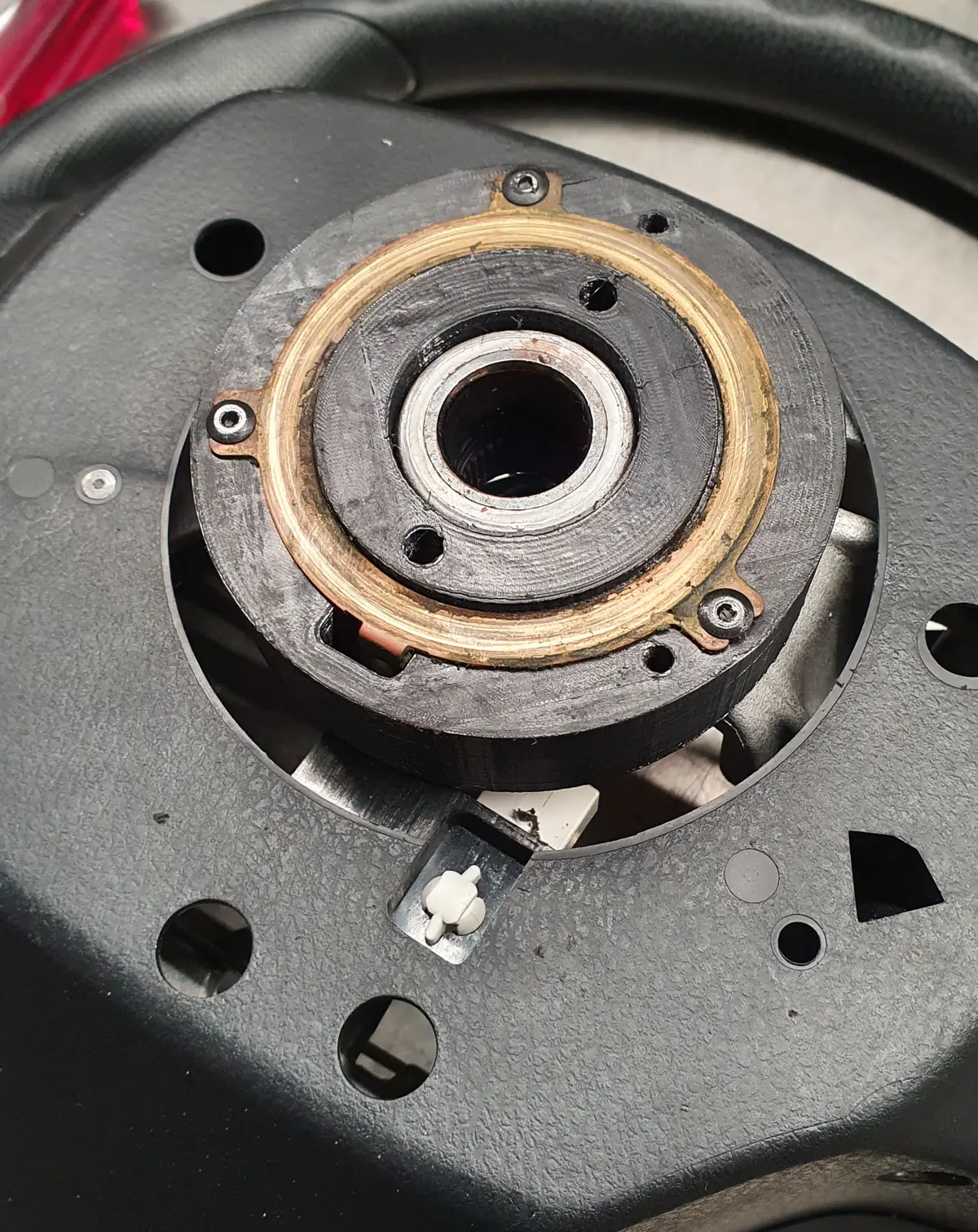 Hilux Steering Wheel Conversion - Horn Adapter Hub 2