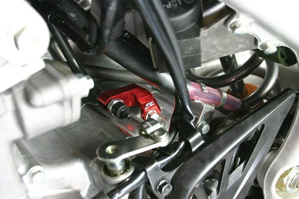 Honda Crf250r 2014-2017 Red Clutch Cable Guide Zeta - Ze94-0121 1