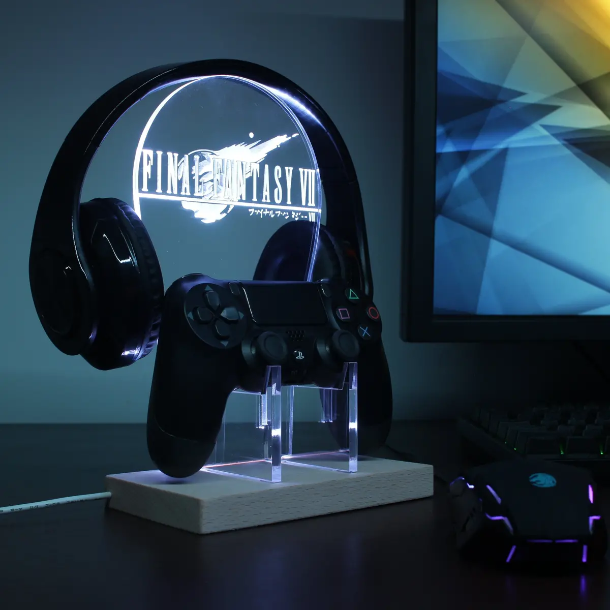 Final Fantasy 7 Led Gaming Headset Controller Stand 1