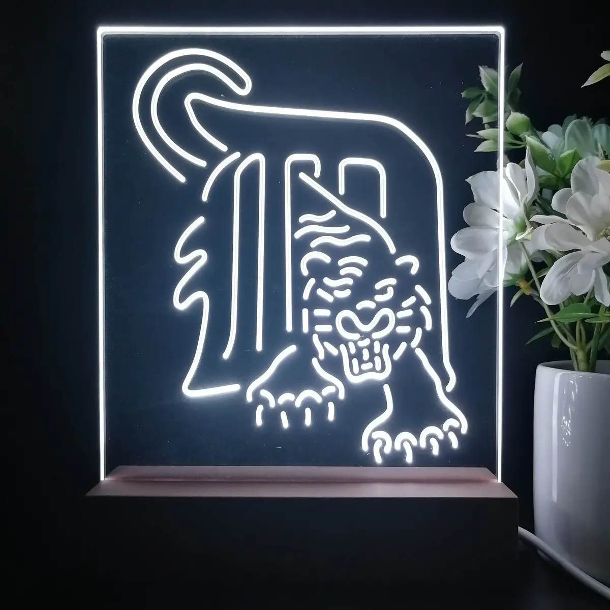 Detroit Tigers Neon Sign Table Top Lamp 1