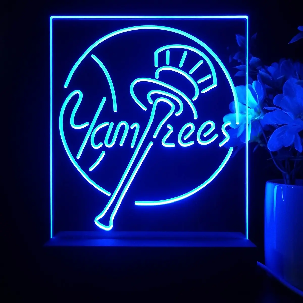 New York Yankees Neon Sign Table Top Lamp 1