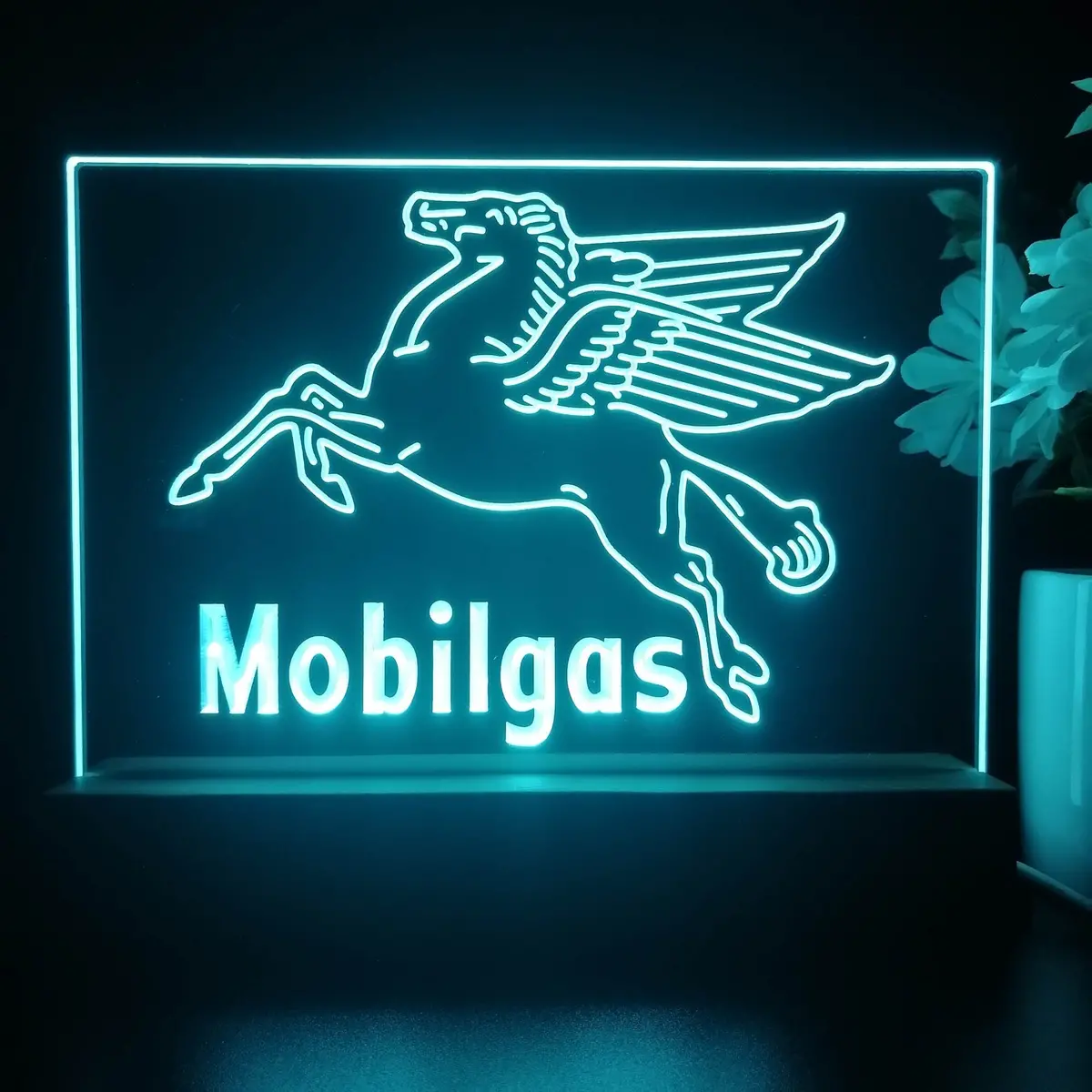 Mobil Gas Flying Horse 3D Illusion Night Light Desk Lamp 2