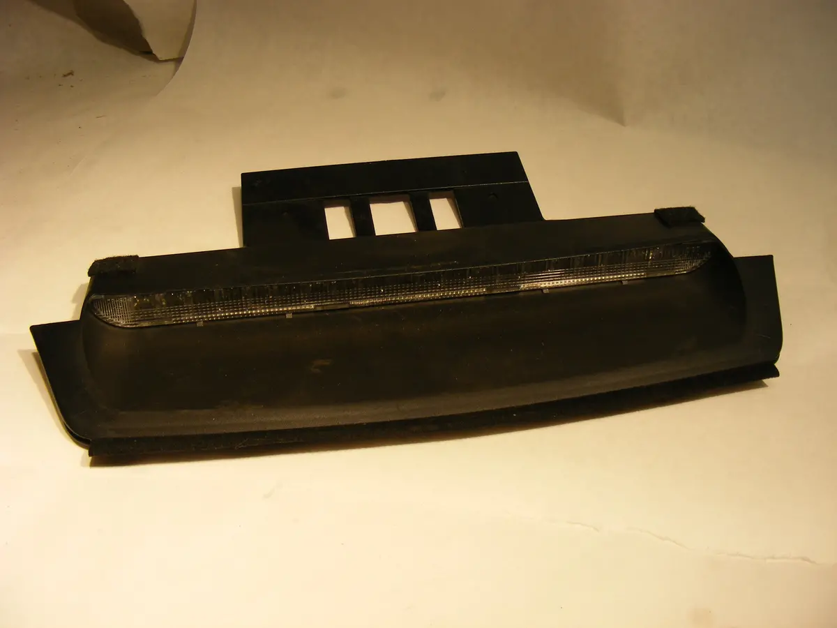 Volvo 9483350 S60 Sedan 01 02 03 04 05 Center High Mount Led 3Rd Brake Light Oem 1