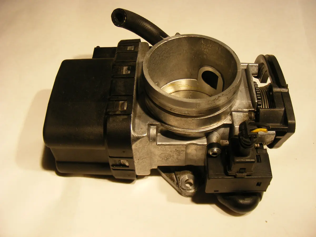 Saab 9-5 V6 Turbo Electronic Throttle Body Tsc 9175217 / 90490223 1