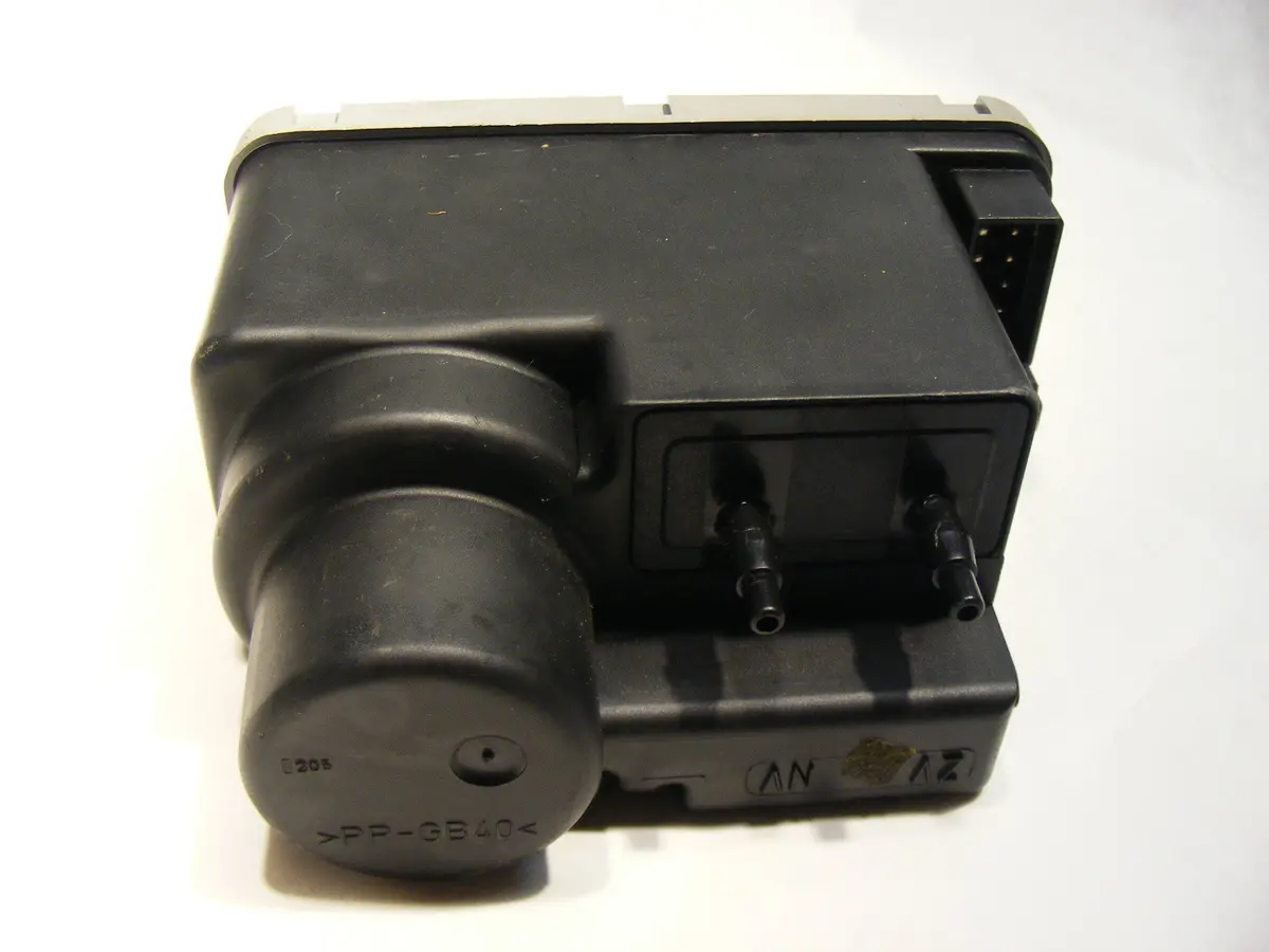 Oe Mercedes Hella W202 C220 C280 C36 Central Door Locking Vacuum Pump 2028001248 1