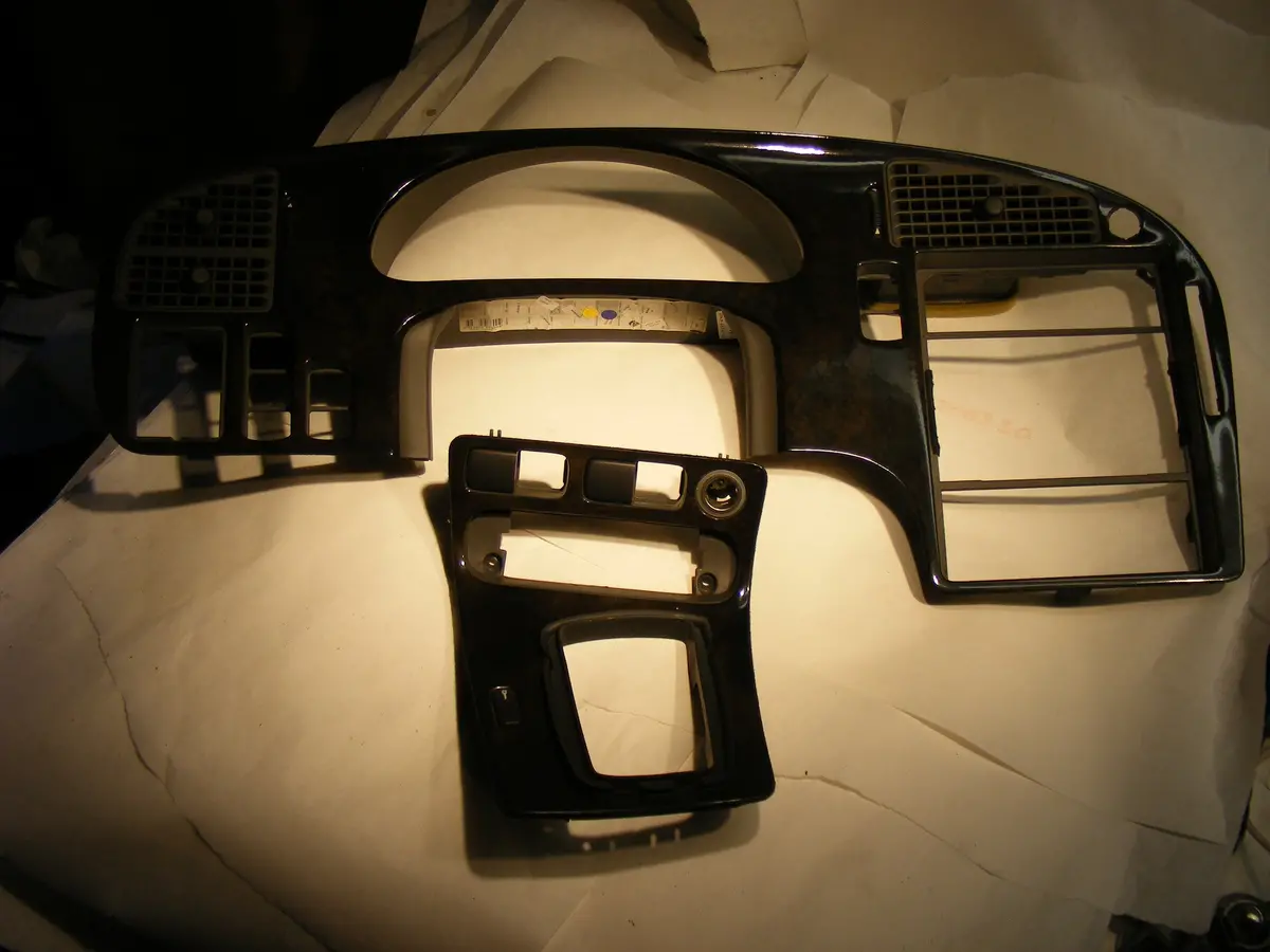 Saab 9-5 Black Wood Dashboard Instrument Plate Fascia  4600052 46000672 1999 - 2005  Made By Lawrence-Automotive Nottingham England 1