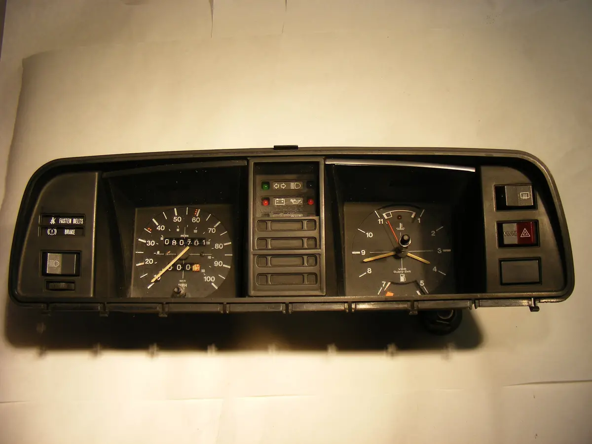 Vw Volkswagen Vanagon Instrument Gauge Cluster 1.9 Liter Gas Motor 1984 1