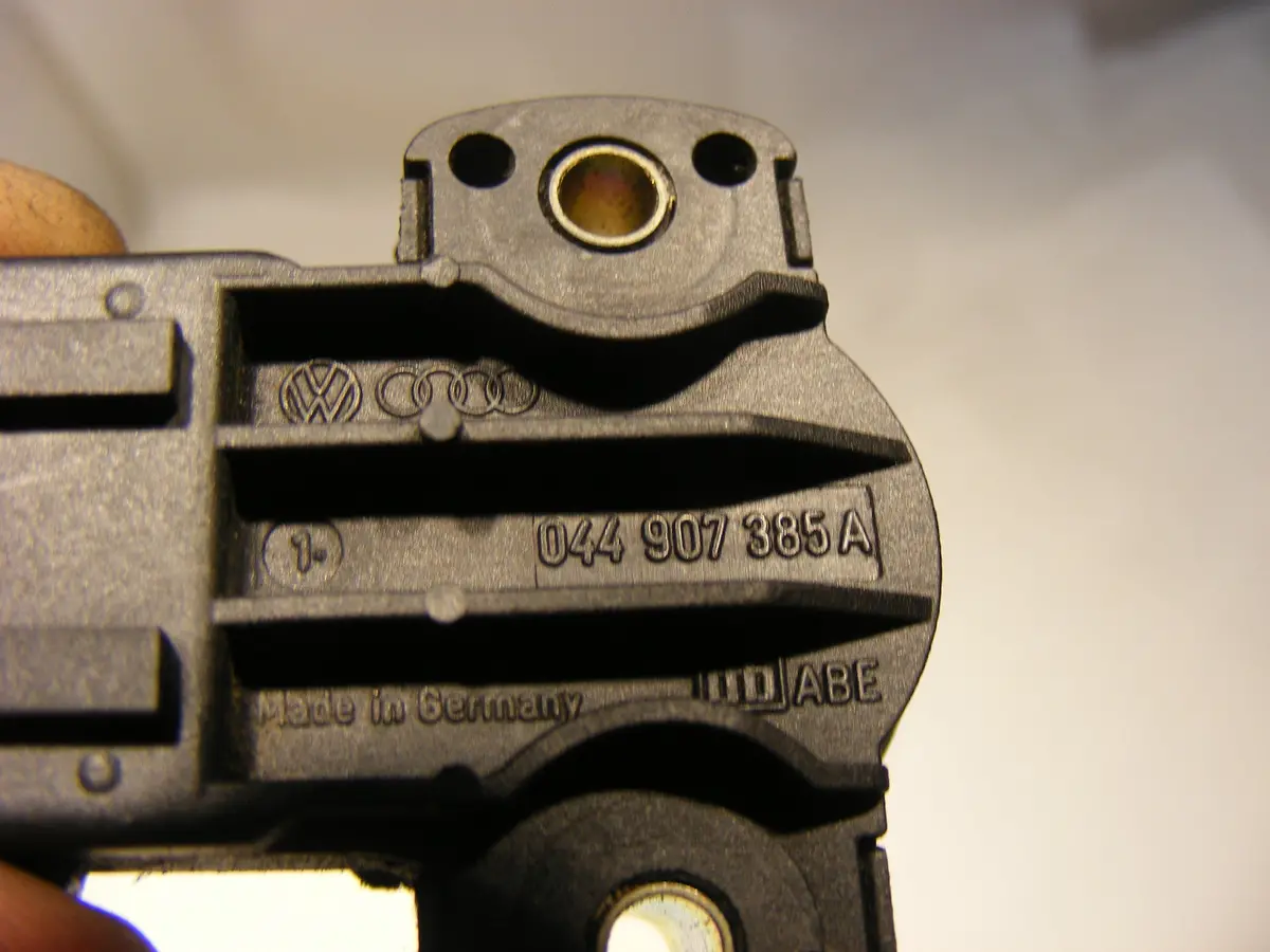 044907385A Throttle Position Sensor Tps For 1988-1995 Vw Cabriolet Eurovan Fox 1.8L 2.5 1