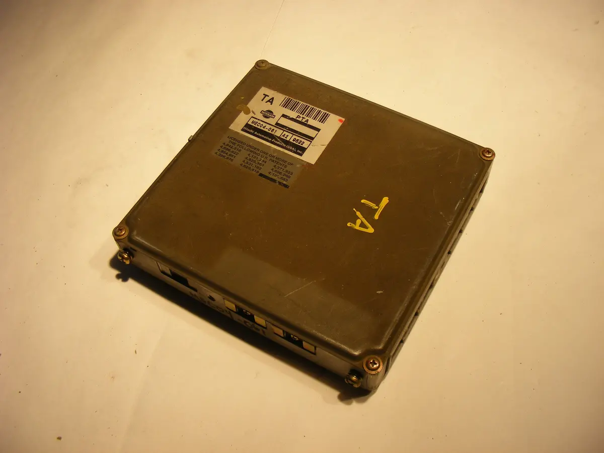 1999 2000 Nissan Frontier Pickup Truck Ecm Ecu Engine Computer Mec04-061 A2 1
