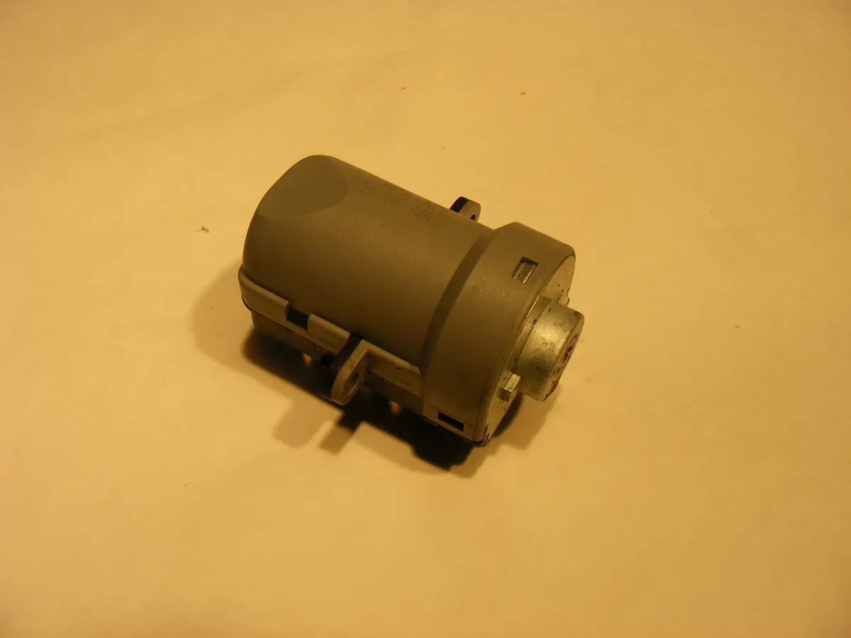 Oem Volvo Commercial Truck Ignition Starter Switch 1605352 8159904 1084000 3197718 Contact Unit 1