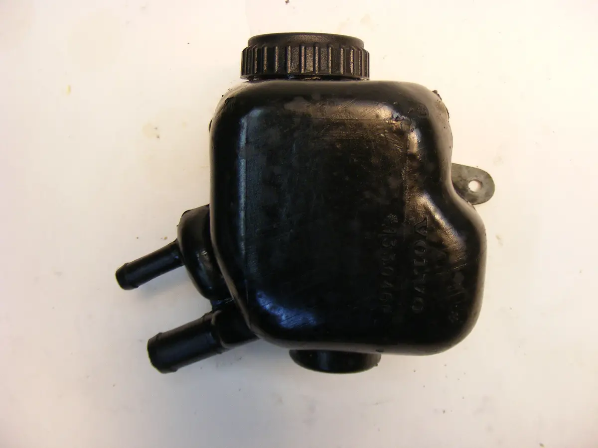 Volvo 740 / 240 Tank / Reservoir - For Power Steering 1330460 1