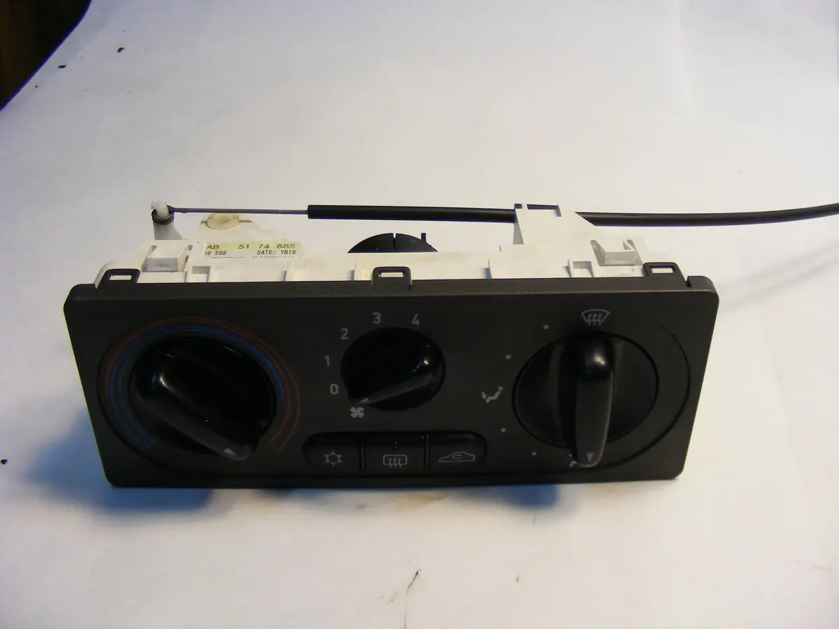 Saab 9-3 Manual Heater Climate Controls 99 00 01 02 5174685 4755559 1