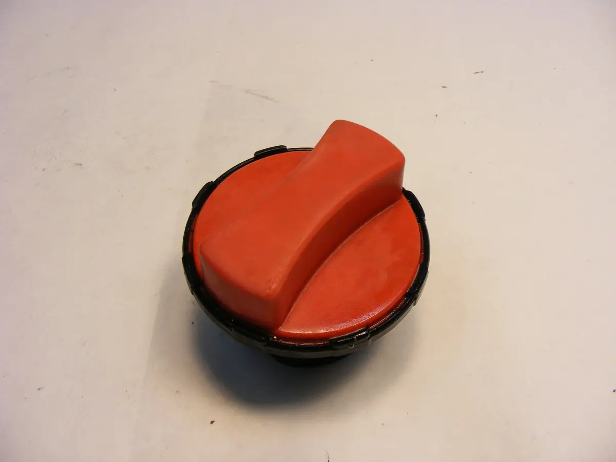 Saab 900 Classic Spg Turbo Original Red Gas Cap 4397048 9392705 1