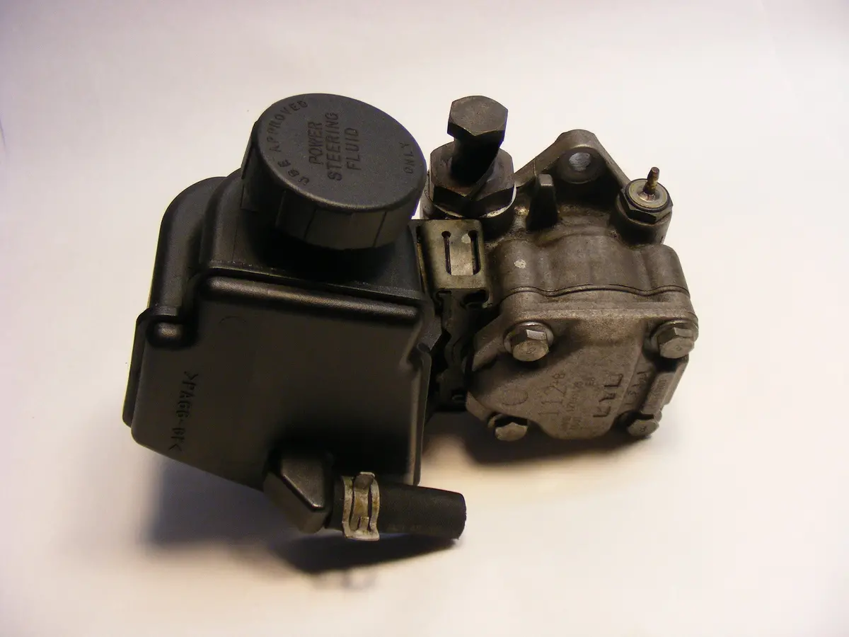Saab 9 3 Power Steering Pump With Reservoir 4 Cyl 2.0 12842028 / 12785125 03 04 05 06 07 08 09 10 11 1
