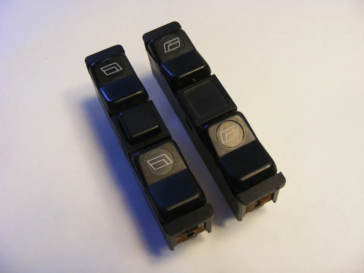 Mercedes W123 W126 300Td 300D 300Sd 380Se 500Se Power Window Switch Switches Pack 80 81 82 83 84 85 86 0008208210 / 03813200  000 820 82 10 / 03 8132 00 1