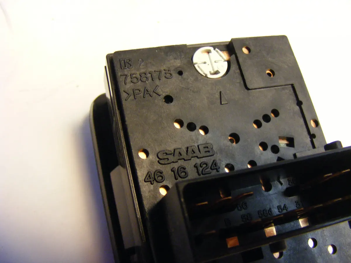 Saab 9-5 Headlight Switch 4616124 / 46 16 124 Se Aero Turbo 99 00 01 02 03 04 05 06 07 08 09 2
