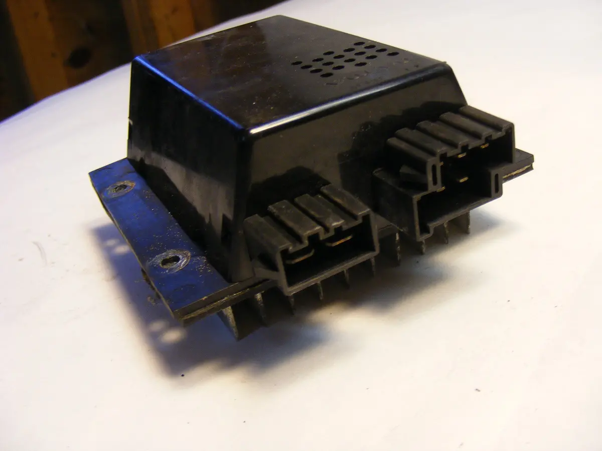 Volvo 740 760 780 Bertone Blower Motor Speed Regulator Resistor 3506972 Alps Fan Speed Control 1