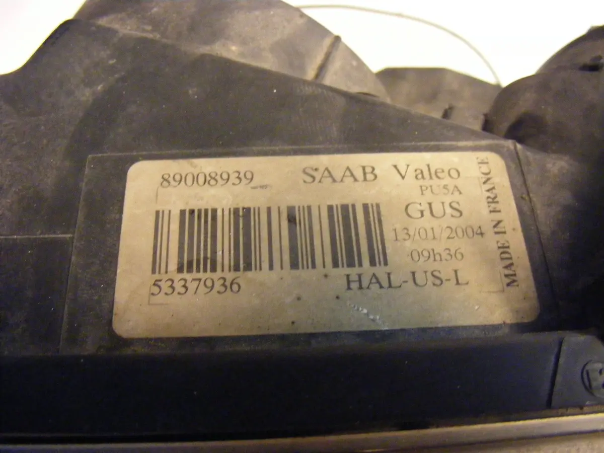 Saab 9-5 Halogen Head Light Left Hand Driver Side 89008941 5337936 02 03 04 05 2