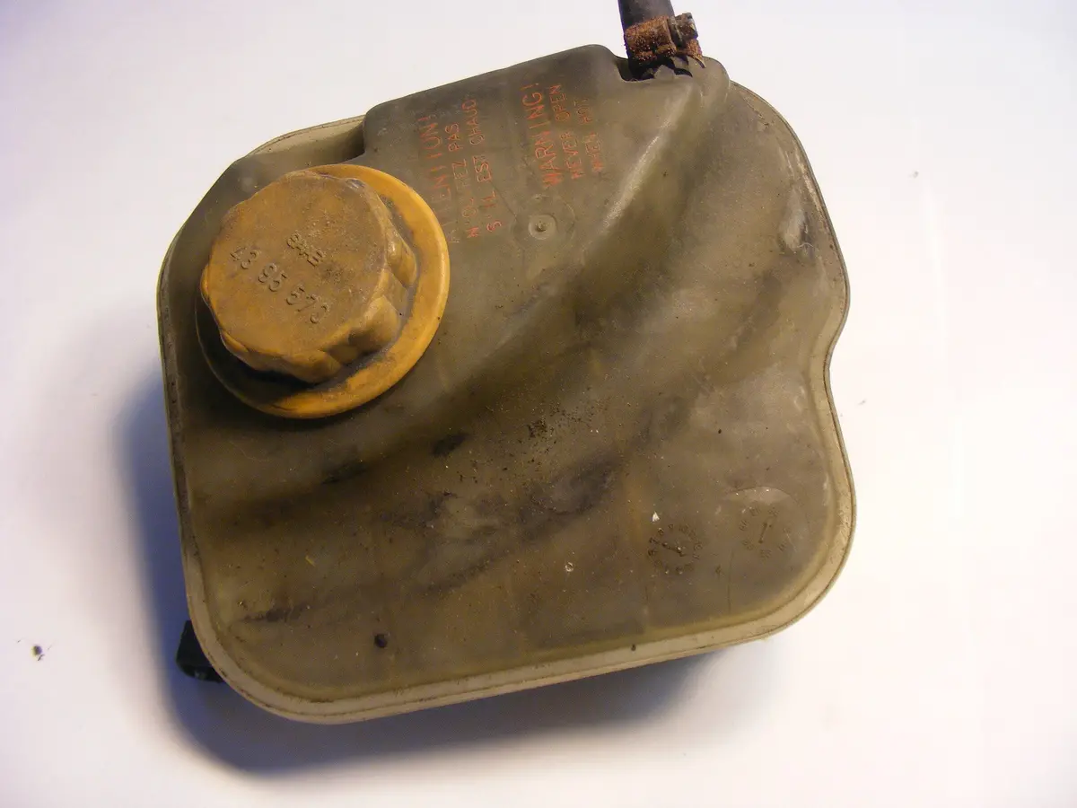 Genuine Saab 9000 Coolant Tank / Reservoir 4121059 4121075 Cs Cse Aero Turbo 1