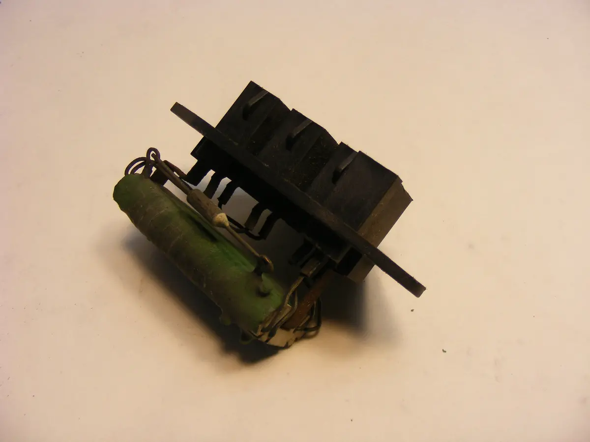Volvo 740 760 940 Blower Motor Speed Regulator Resistor 52454908 Alps Fan Speed Control 1