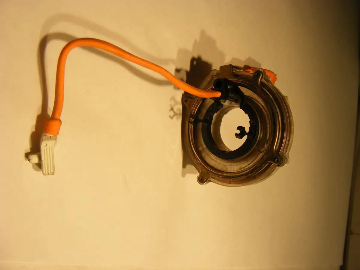 Volvo 240 Classic 90 91 92 93 Air-Bag / Horn Clock Spring / Contact Ring 3516353 1
