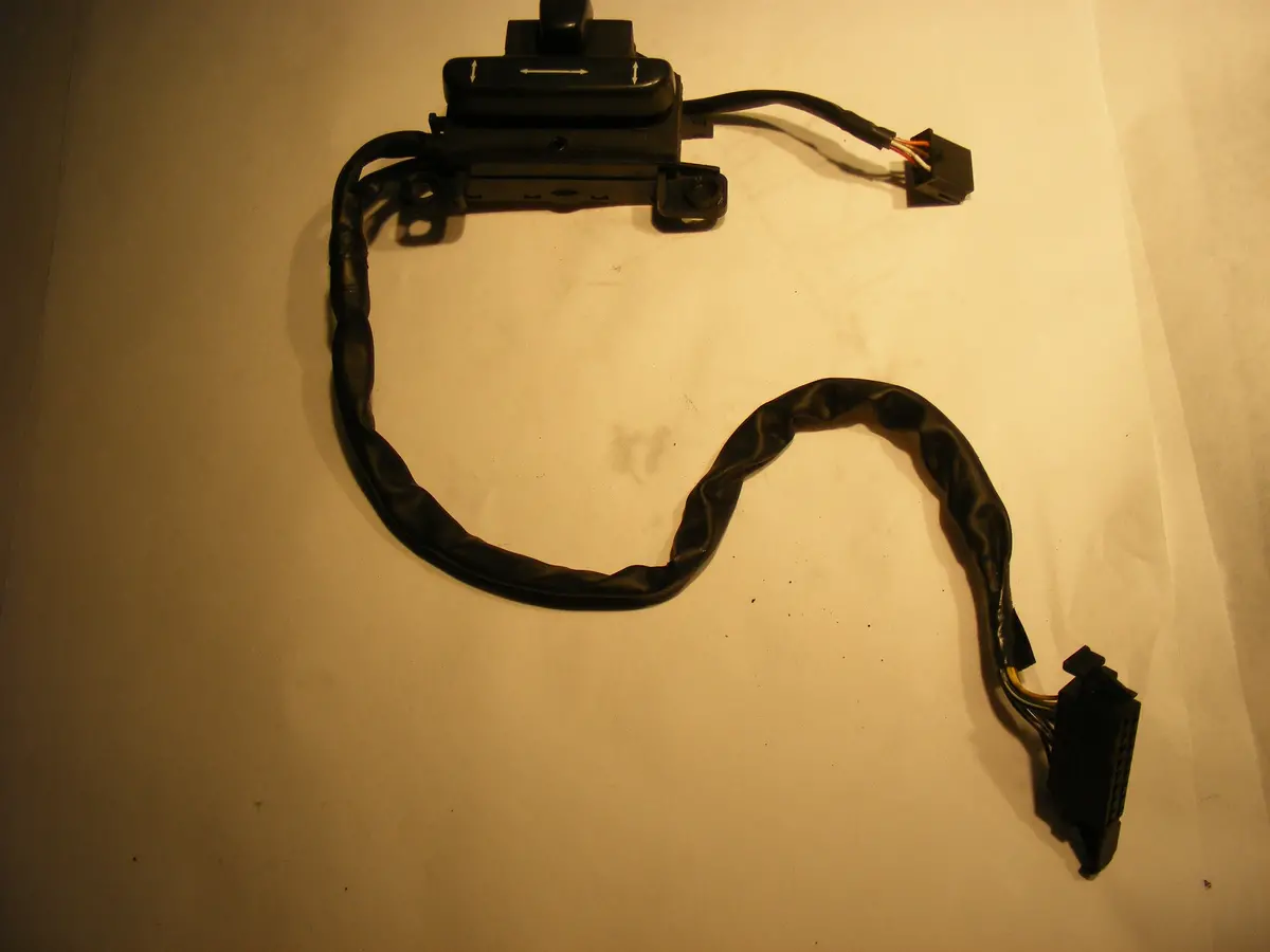 1996 Ng-Saab 900 Left Front Driver Memory Power Seat Switch 1