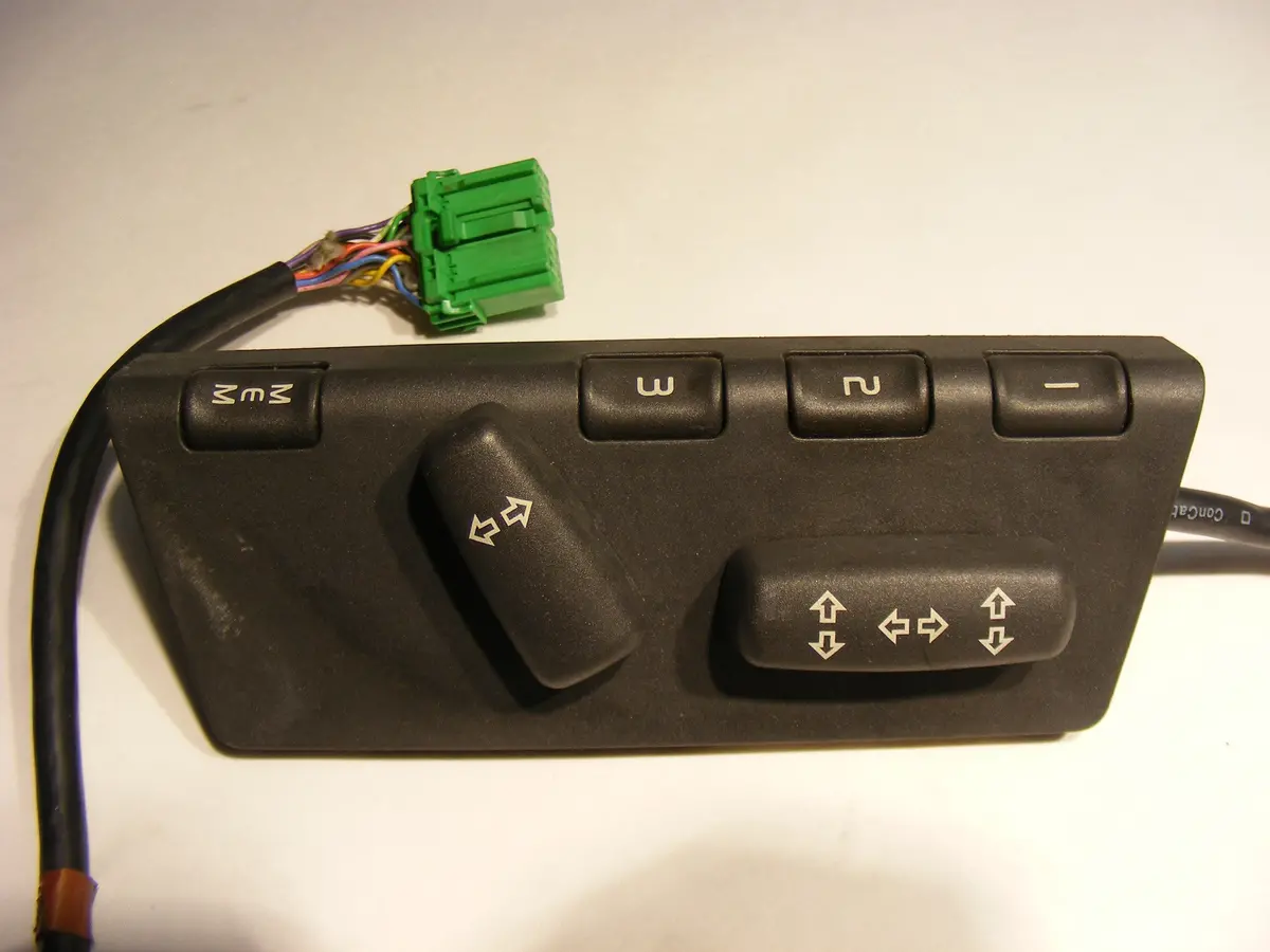 Volvo C70 S70 V70 Xc70 Power Seat Switch 9472716 Right Passenger Side With Memory 98 99 00 01 02 03 04 1