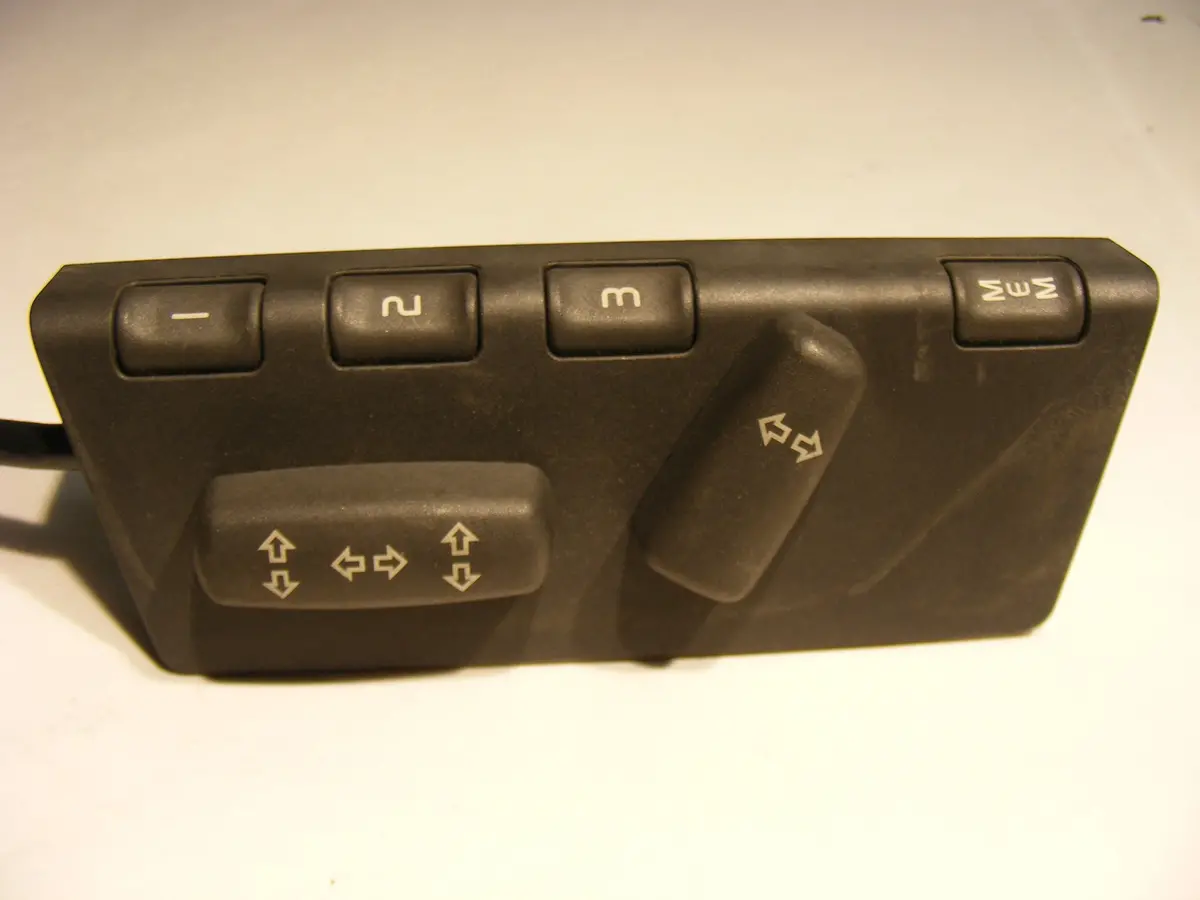 Volvo C70 S70 V70 Xc70 Power Seat Switch 9472715 Left Driver Side With Memory 98 99 00 01 02 03 04 1