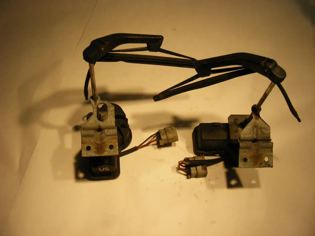 Saab 900 Genuine Saab / Bosch Wiper Headlight Wipers Morots, Arms & Blades Classic Turbo / Spg 90 91 92 93 4093126 4093134 9564303 9564295 1