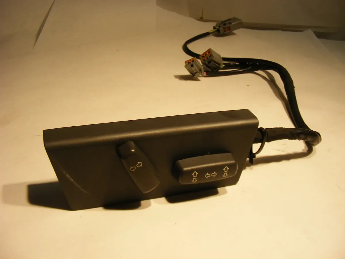 Volvo S80 Power Seat Switch 8622019 Passenger Side, Non Memory 1
