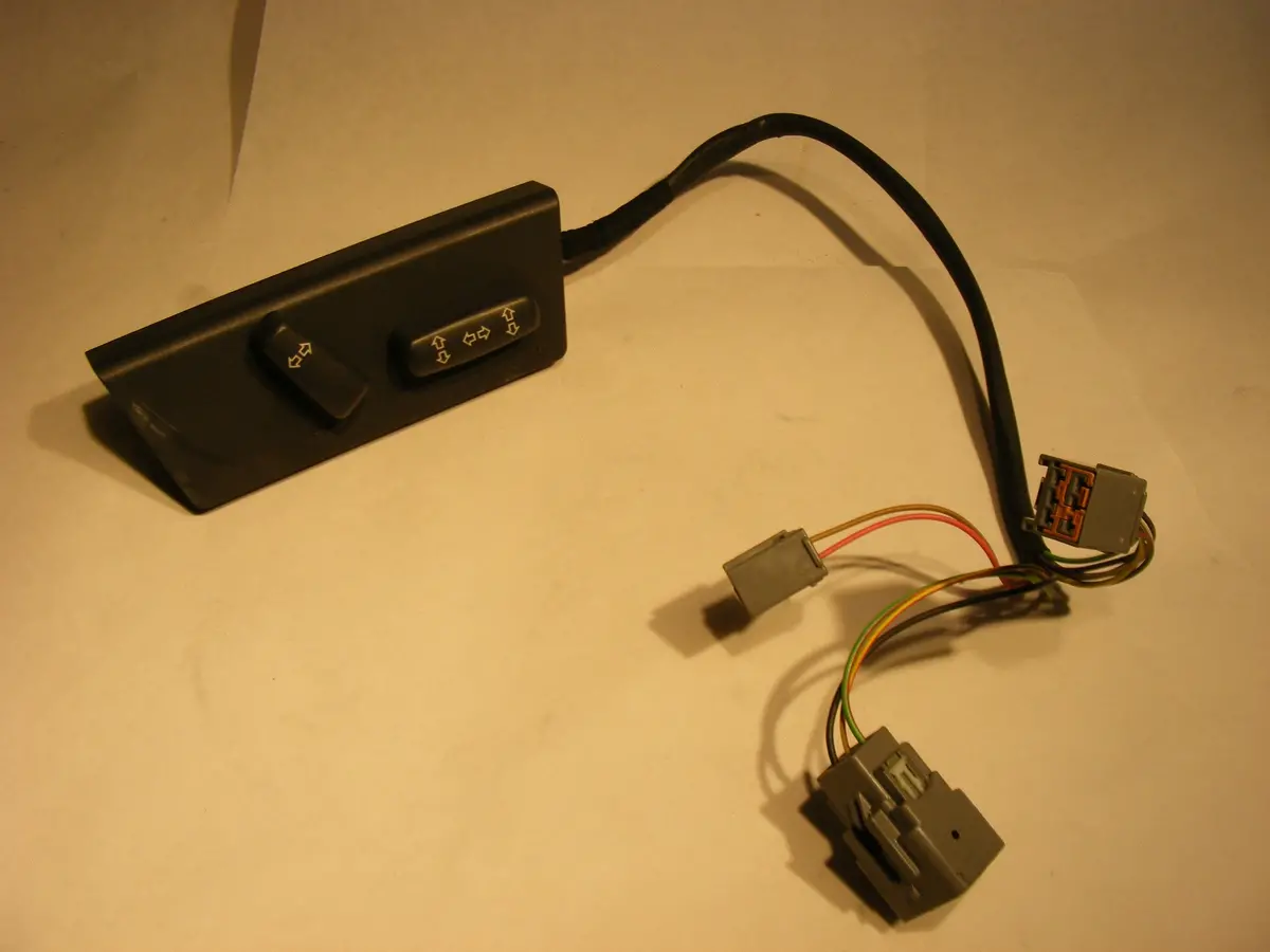 Volvo S80 Power Seat Switch 9472040 Passenger Side, Non Memory 1