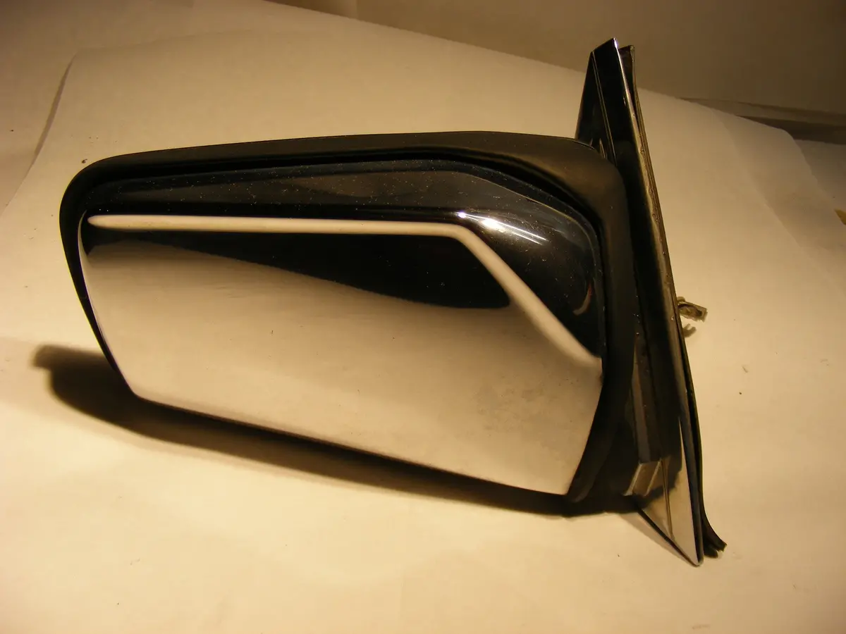 Mercedes W123 Rh Side View Outside Mirror 300D 300Td 240D 280E Power 1238110461 / 4203403401 1