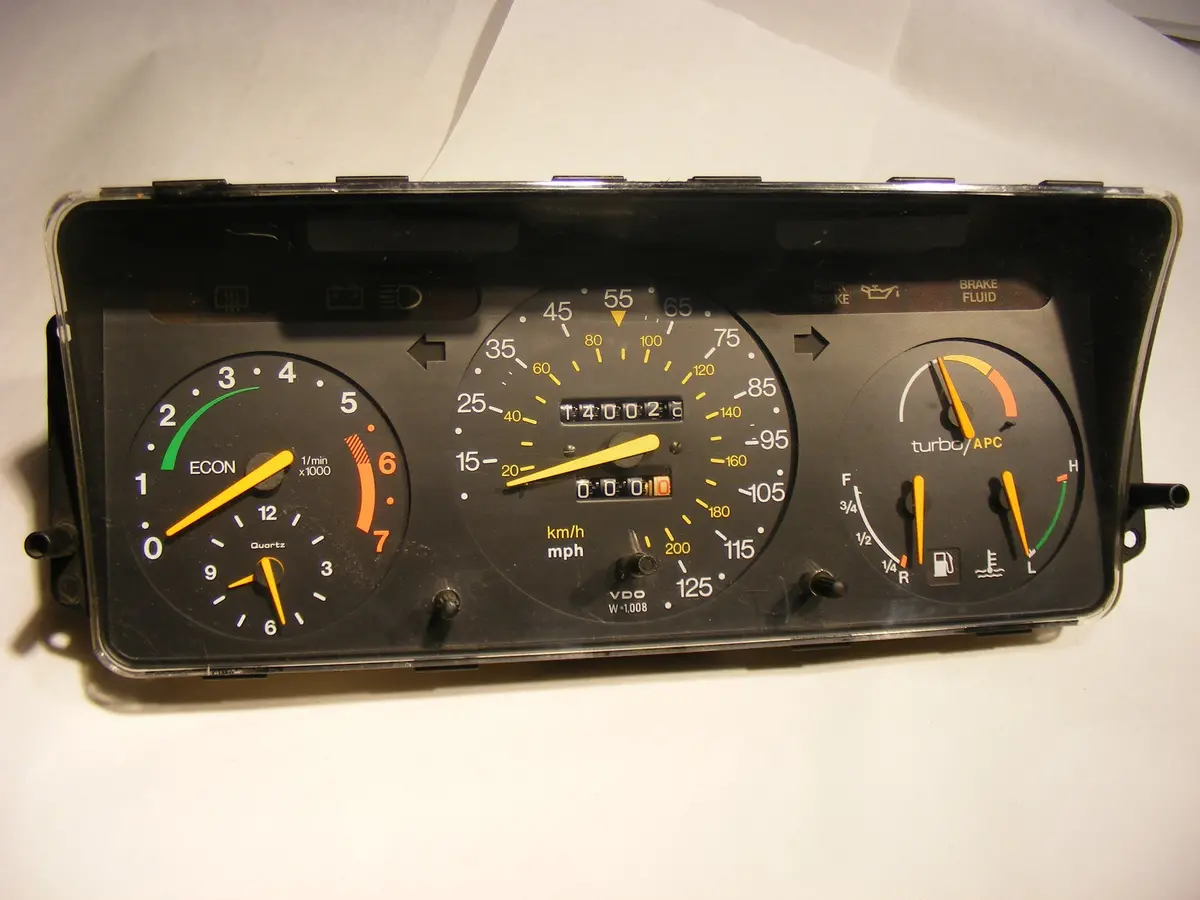 Saab 900 Turbo Classic Complete Gauge / Instrument Cluster Assembly 81 82 83 84  W/ 125 Mph Spedo 1