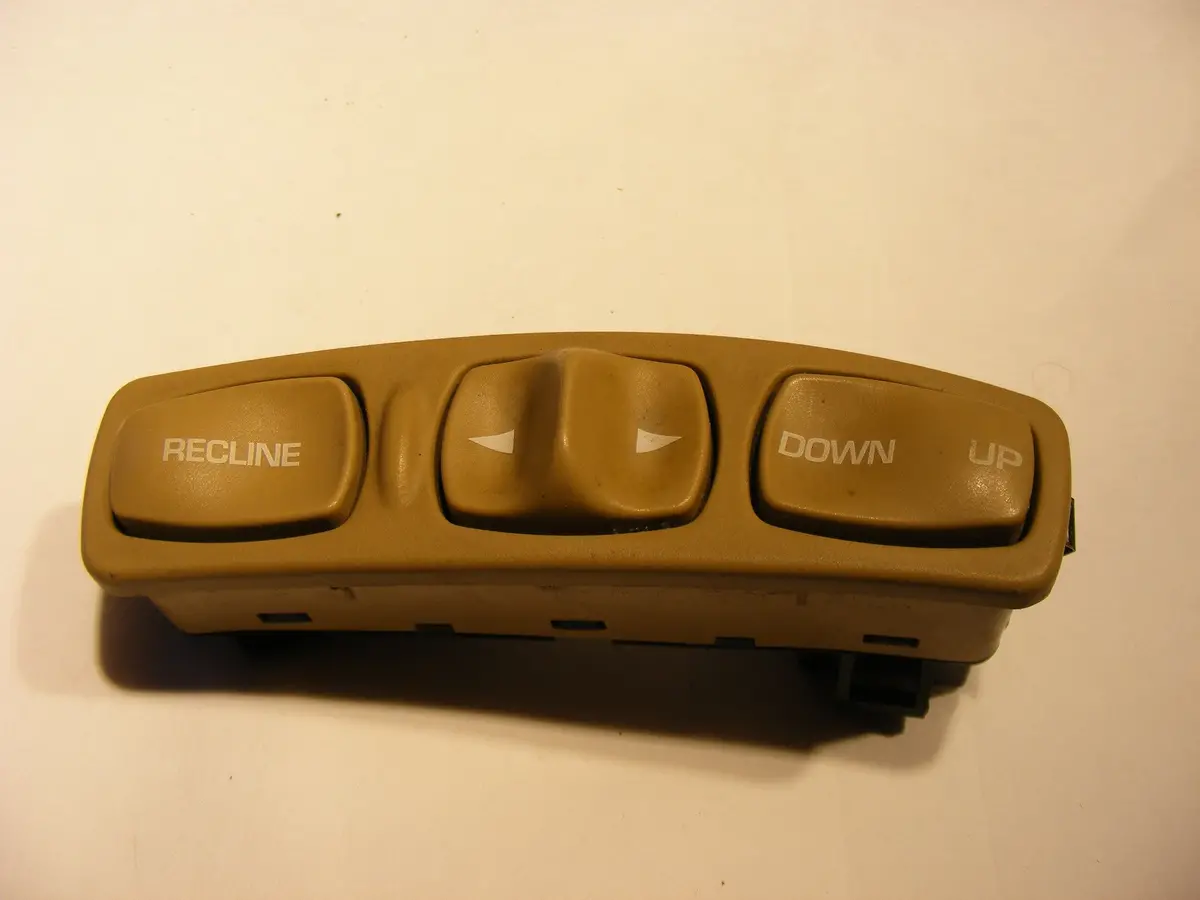 Saturn L200 L300 L Series 4 Door Medium Tan Power Driver Seat Switch Button 90585312 Rare! L100 Ls Lw200 Lw300 1