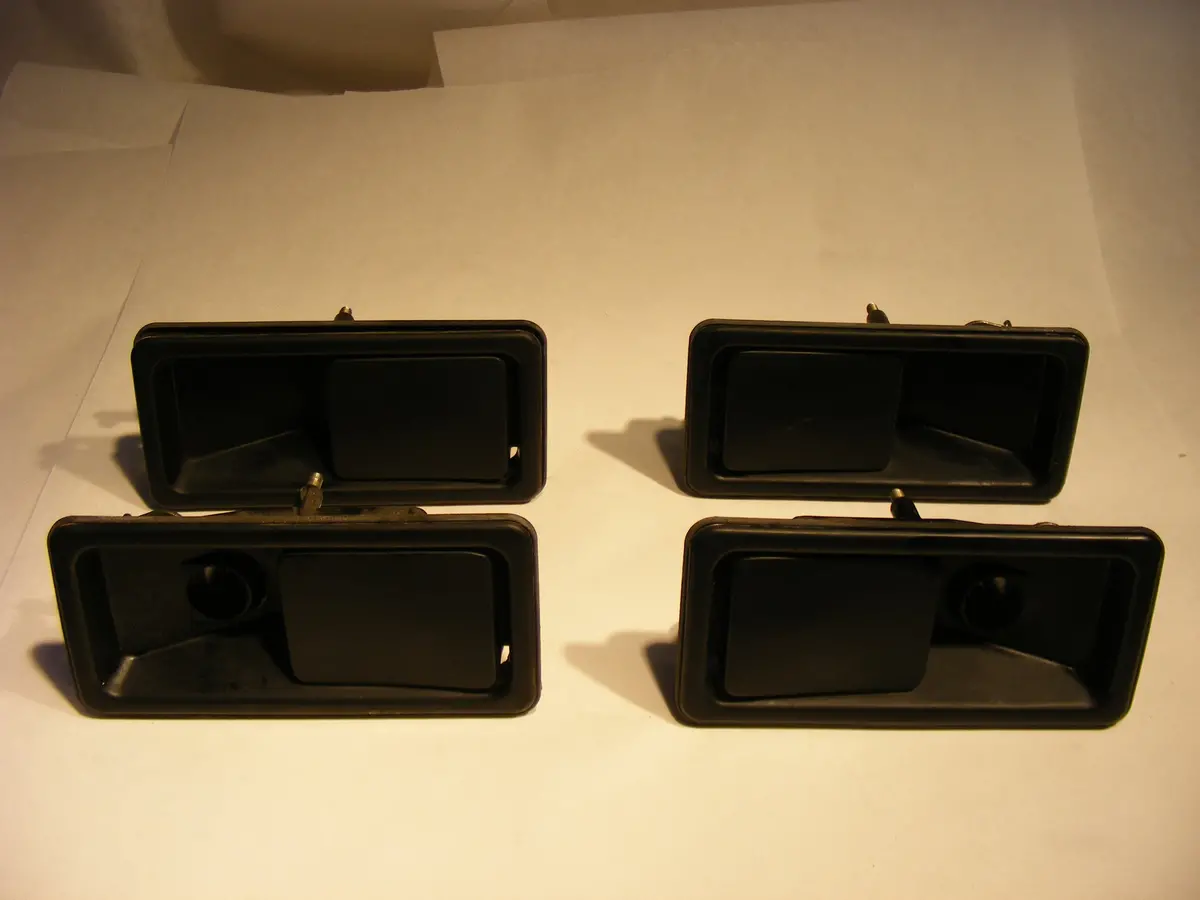 Land Rover / Range Rover Classic / Disco-1 Exterior Door Handle Assembly Set - Black Finish All 4 Doors 1
