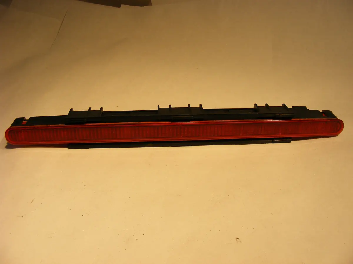 99 00 01 02 Volkswagen Cabrio 3Rd Brake Light Led High Mount Stop Lamp Third Vw 1E0945097b / 1E0945147a 1