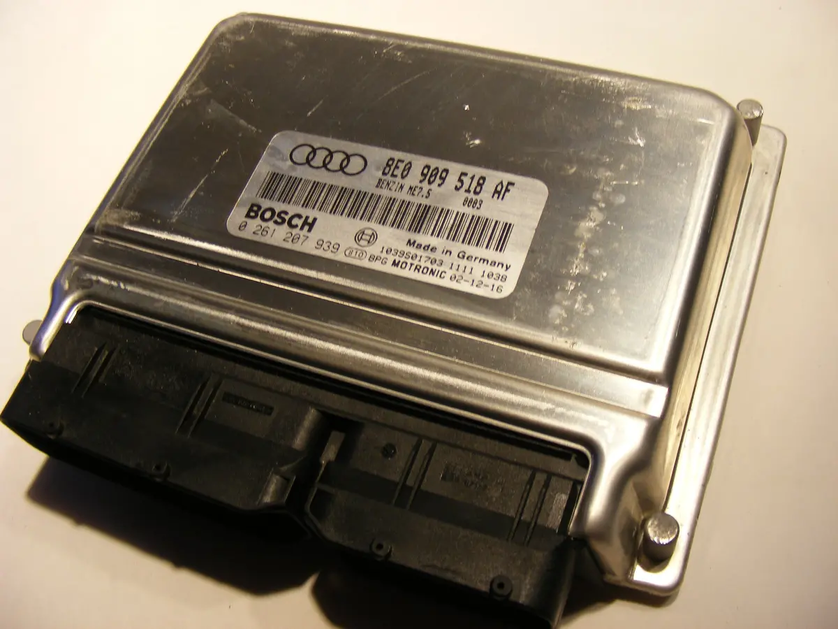 2003 03 Audi A4 Engine Computer Ecm Ecu 1.8L Turbo 8E0 909 518 Af  8E0909518af 0261207939 1