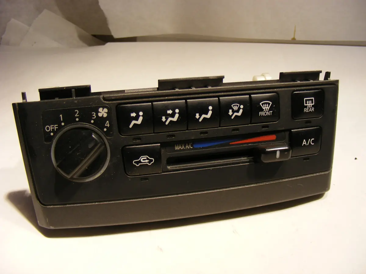 01 02 03 Nissan Maxima Se 3.5L V6 Mpi A/C Heater Climate Temperature Control Panel 27510 2Y920 Calsonic 1