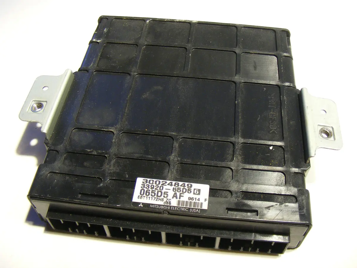 Suzuki Vitara Chevy Tracker 99 00 1999 2000 Engine Ecu Ecmcomputer 33921 65D56 1
