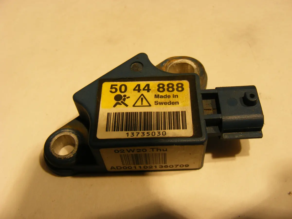 02 03 04 Saab 9-5 Srs System Air Bag Crash Impact Sensor 12772218 12759383 5044888 Tyco 50 44 888 2002 2003 2004 1