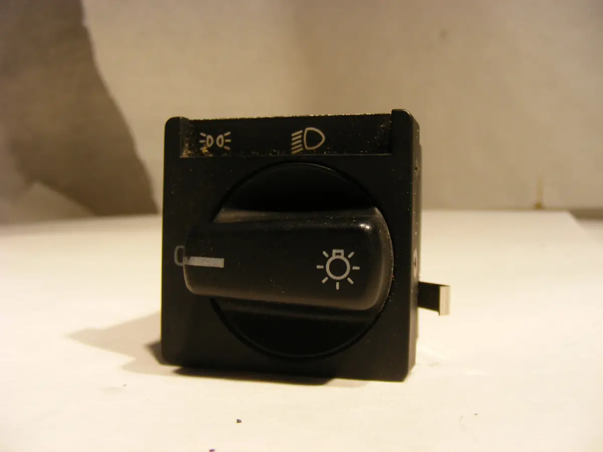 93 94 Volvo 850 Headlight Lamp Switch 1398417 1