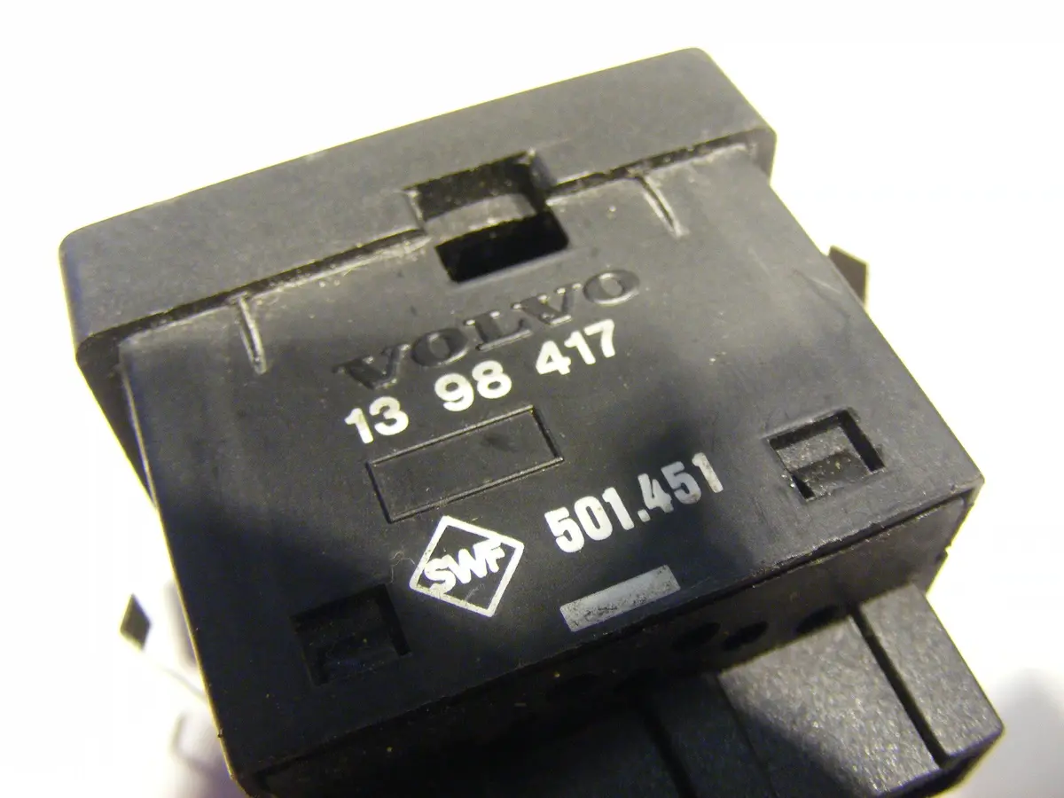 93 94 Volvo 850 Headlight Lamp Switch 1398417 2