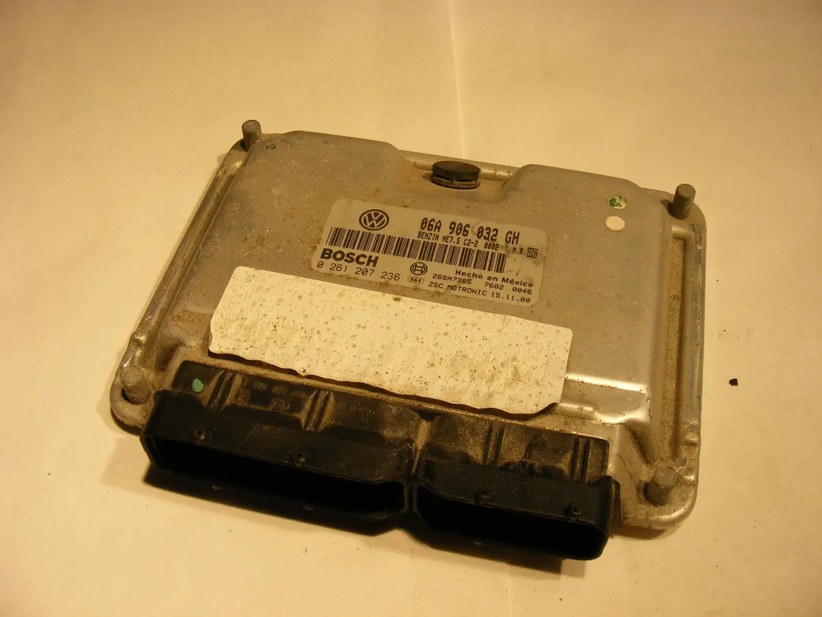 01 / 2001 Volkswagen Jetta 1.8L 1.8T 06A906032gh 0261207236 Ecu Ecm Engine Control Unit Module 1