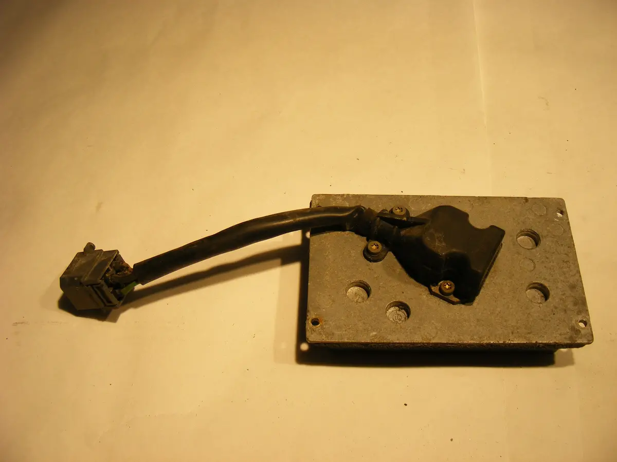 Alfa Romeo 164 164L 164S Blower Motor Speed Regulator Resistor Fan Speed Control 0 140 010 079 1