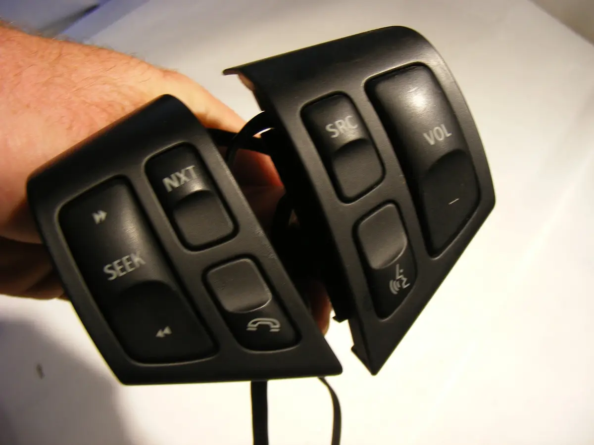 03 04 05 Saab 9-3 Steering Wheel Radio Controls Buttons Black 12786152 1