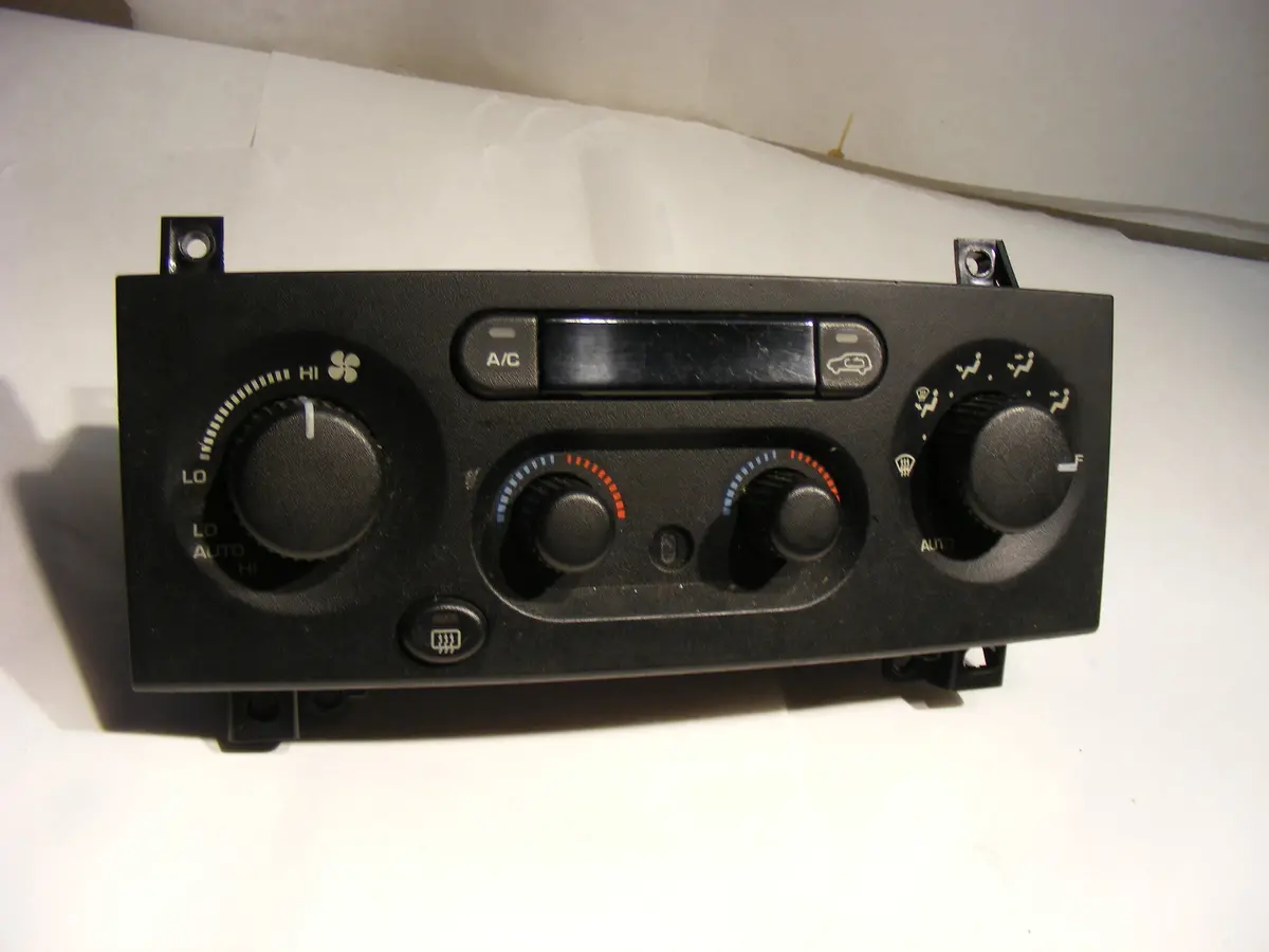 99 00 01 02 Jeep Grand Cherokee Automatic A/C Heater Climate Control 12201559 / P55115903ad 55115903Ad 55115903 1