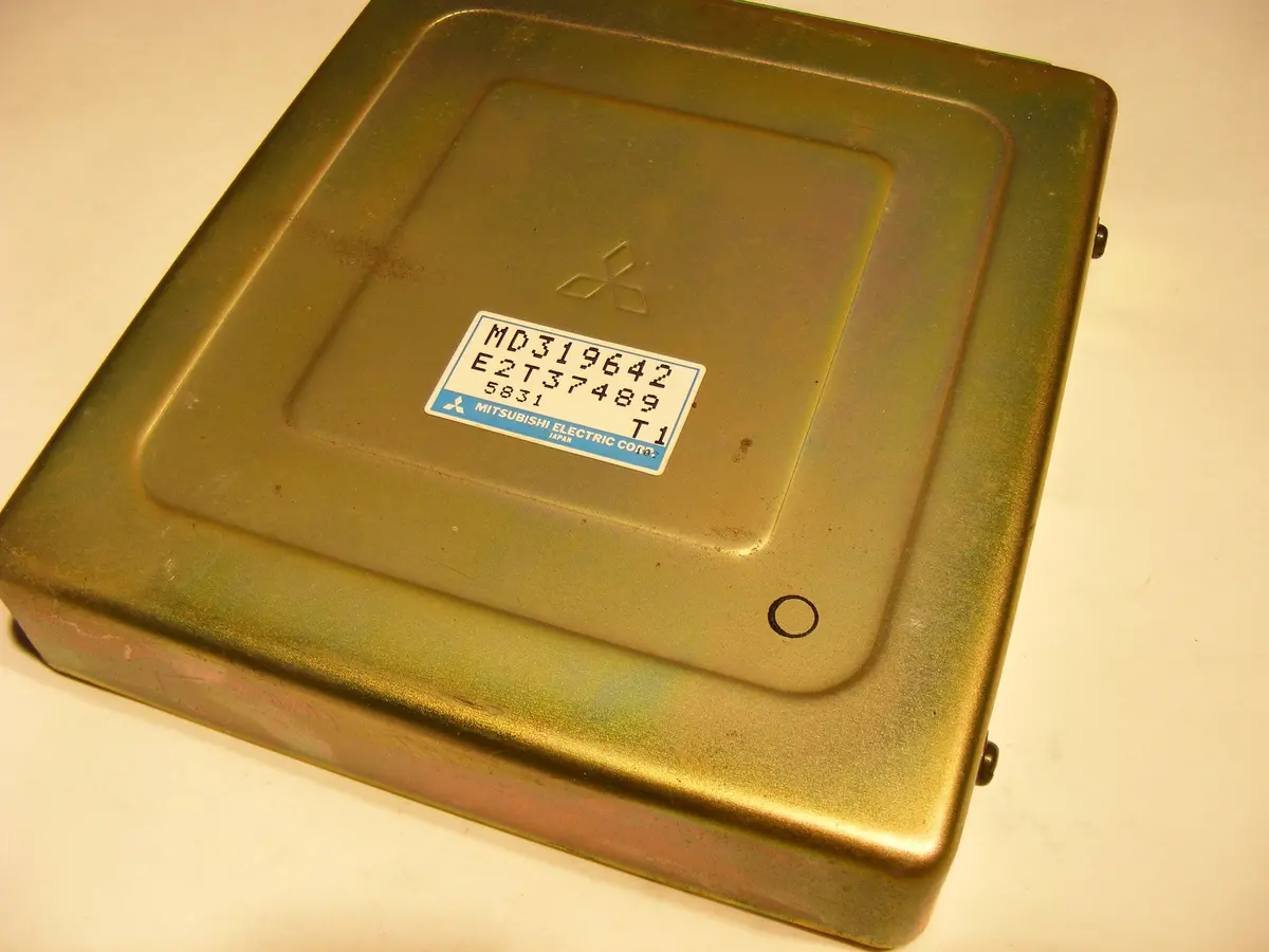96 1996 Md319642 E2t37489 Mitsubishi Montero 3.0L Fed Ecu Ecm Pcm Engine Computer Control Unit 1