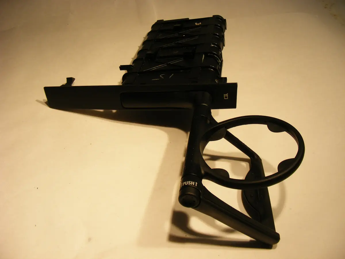 Saab 9-3 Sport Combi / Sedan Dash Board Console Cup Holder 03 04 05 06 07 08 09 10 12802003 12784431 1