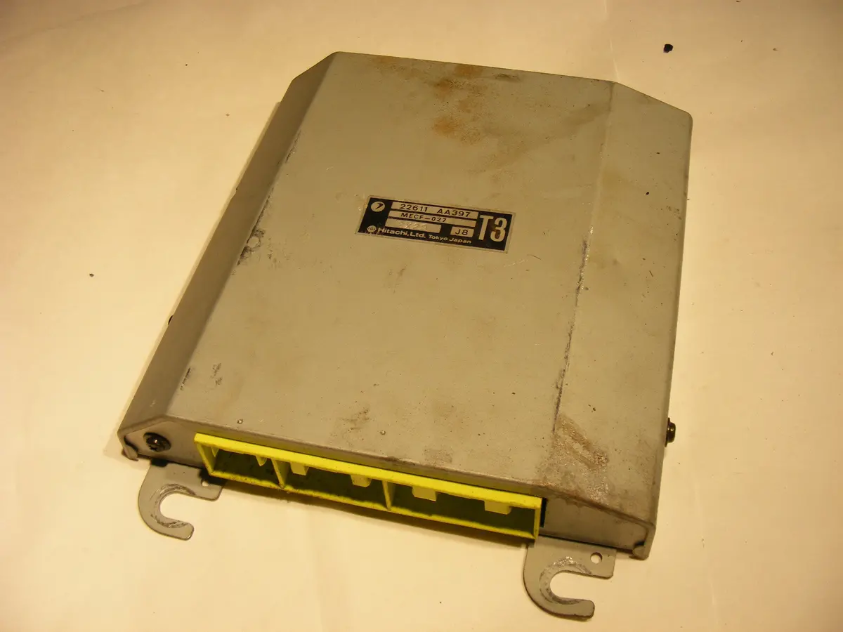 Subaru Loyal 1.8 Ecu Ecm Engine Control Unit Computer Mecf-027 22611 Aa397 Hitachi Ltd T3 1