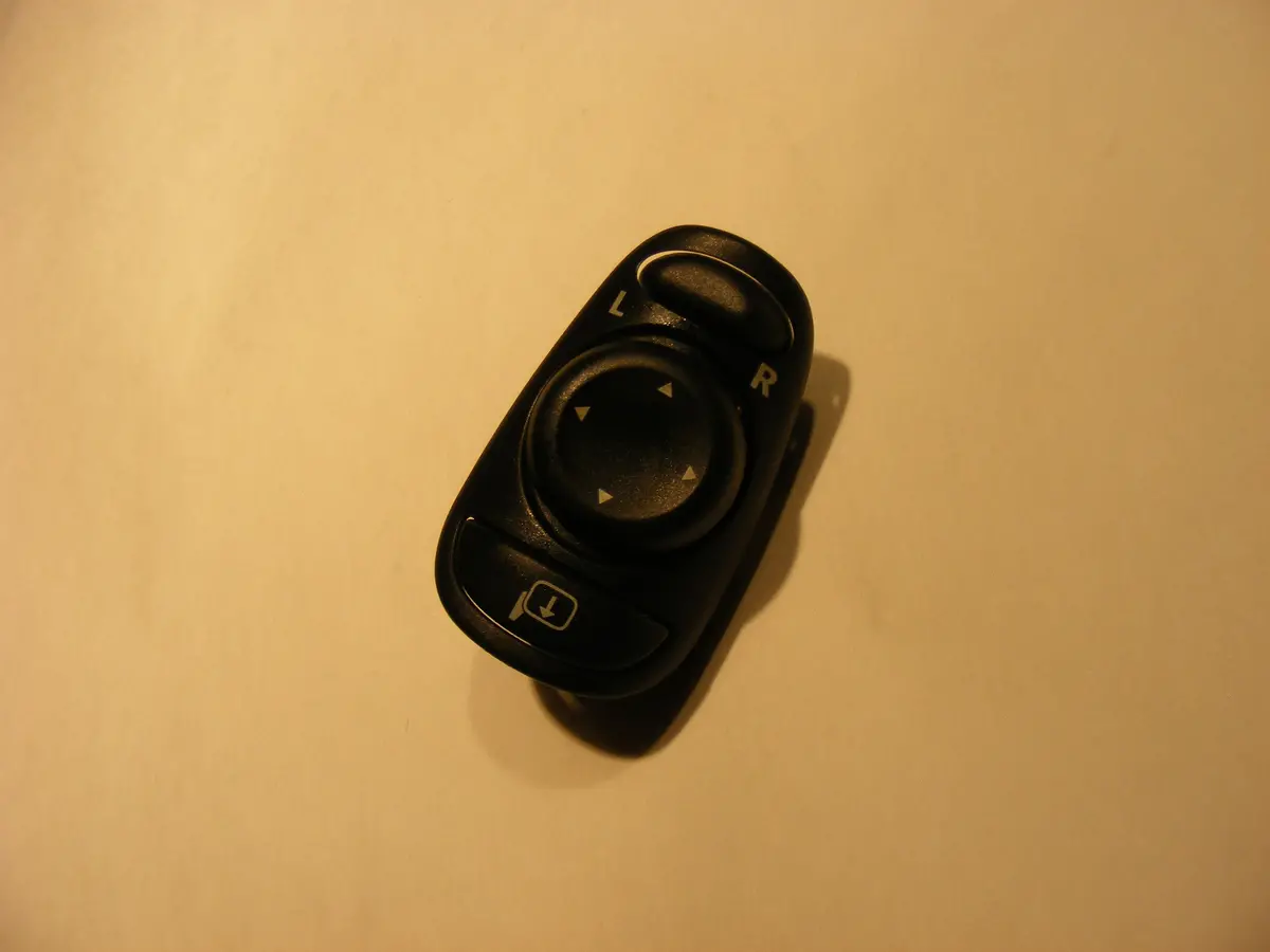 Saab 9-3 03 04 05 06 07 08 Electric Power Mirror Switch W/ Reverse Curb Finder Button 12801063 12782902 1